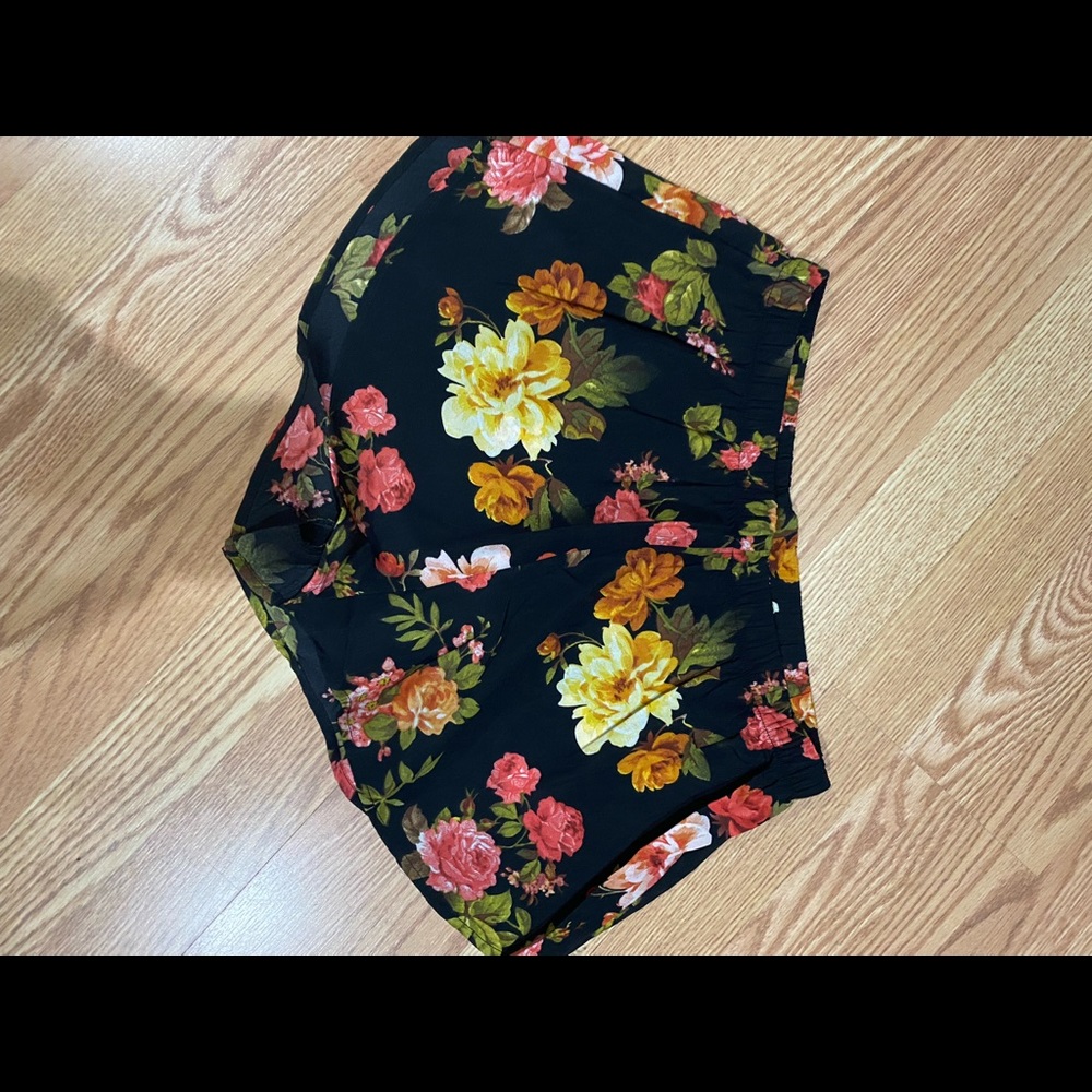 Ambiance floral shorts NWOT